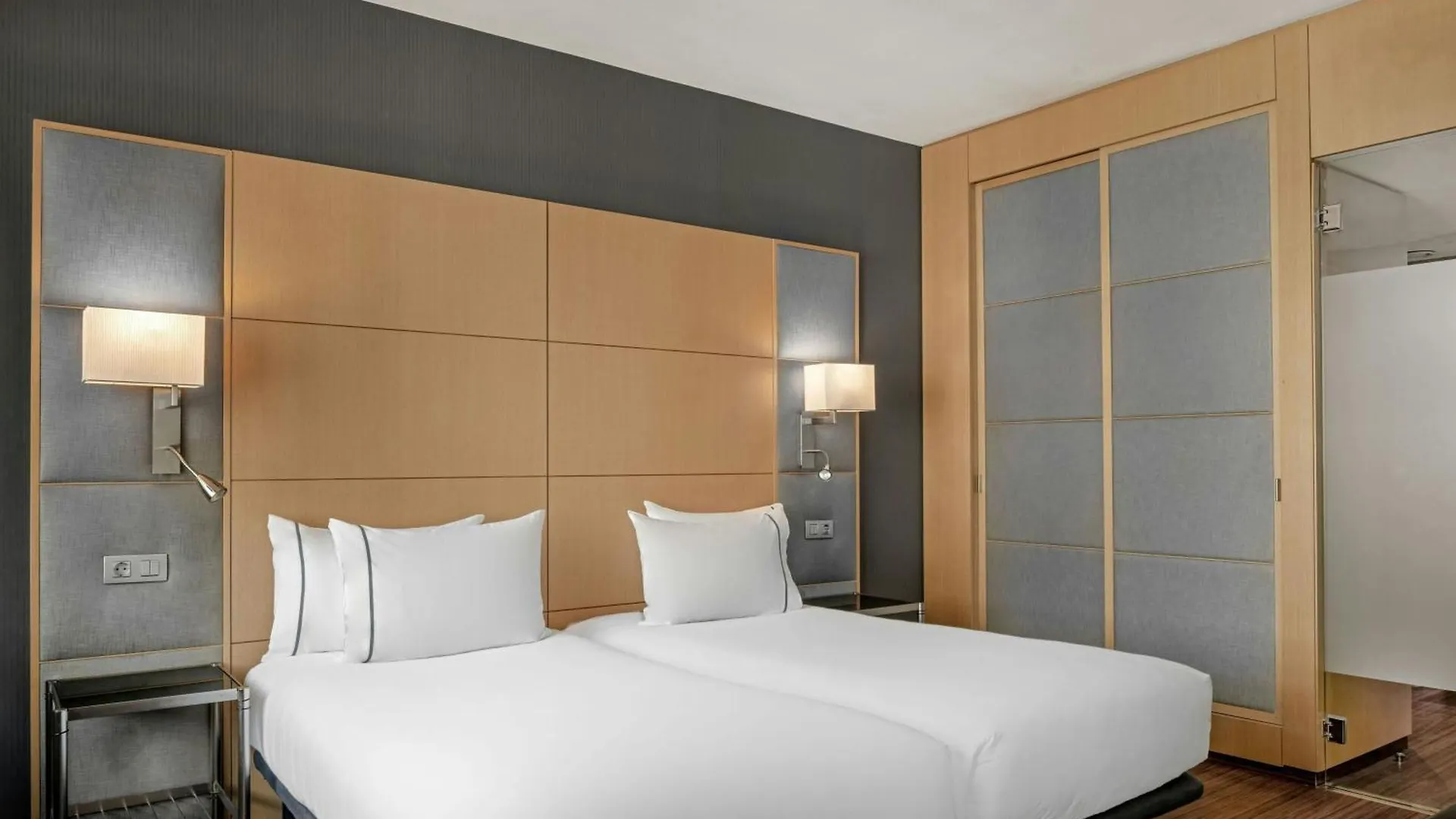 Ac Hotel Victoria Suites By Marriott 4*, Barcelona