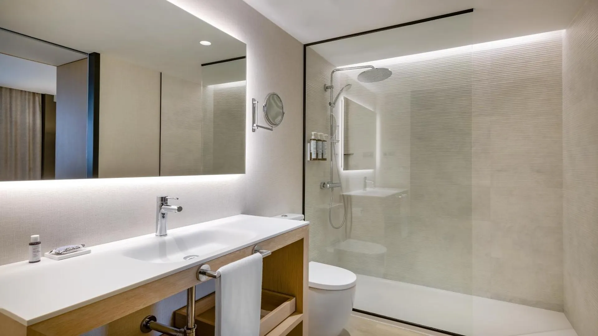 Ac Hotel Victoria Suites By Marriott Барселона