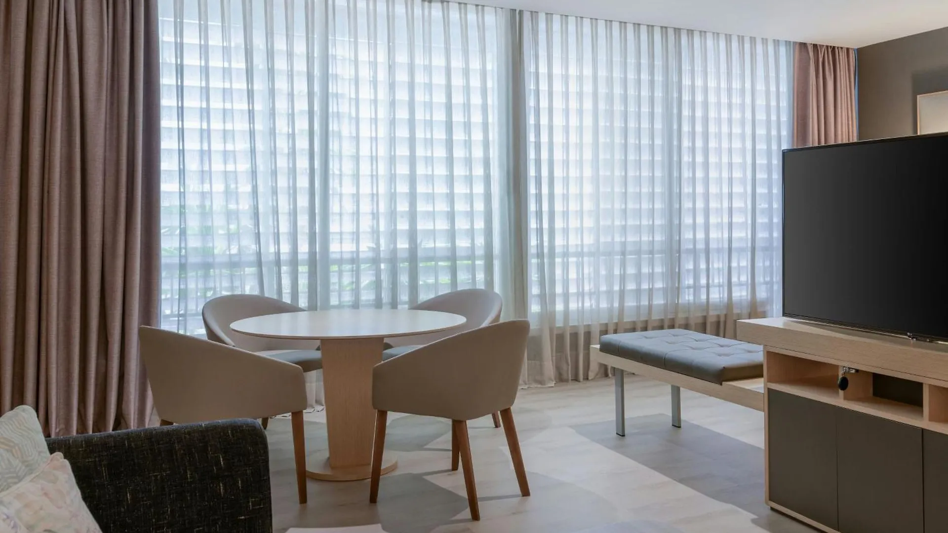Ac Hotel Victoria Suites By Marriott Барселона